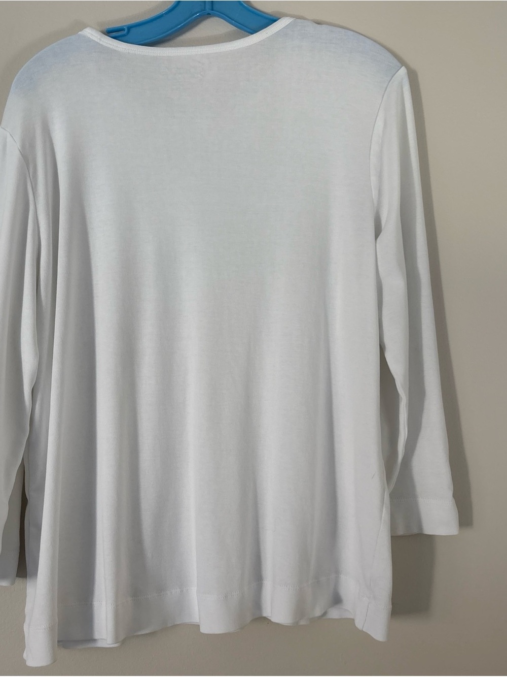 Chico's White Long-Sleeve Scoop Neck Top with Button Cuff - Picture 6 of 6